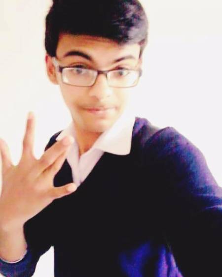 Flashback
School Memories π