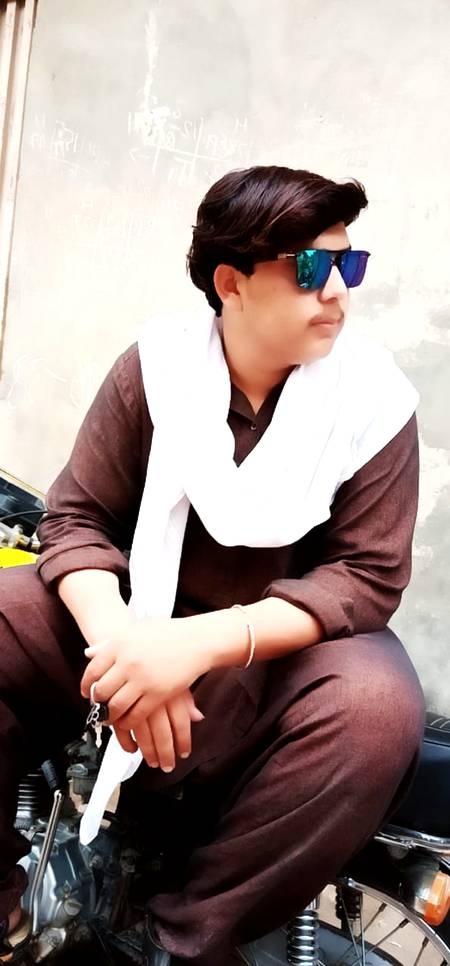 جلد بازی میں کہیں توڑ نہ دینا ناتے،
ھم غلط ہی سہی پر بات صحیح کرتے ہیں