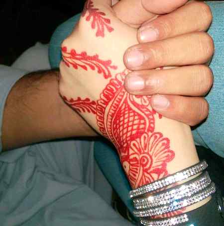 دیکھو ہم نے رب سے کیا مانگا ہے_
اپنے ہاتھوں میں تمہارا ہاتھ مانگا ہے❤❤❤