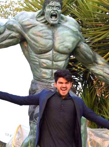 Pehly mai esa tha
