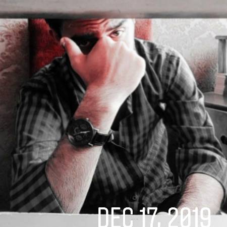 Wo mery naam sy nafrt krny wali😓
Suna h meri shayari pe marti h😎😏
