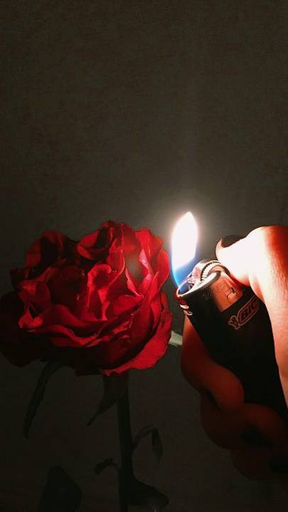 باندھ لیں ہاتھ پہ سینے پہ سجا لیں تم کو
جی میں آتا ہے کہ تعویذ بنا لیں تم کو