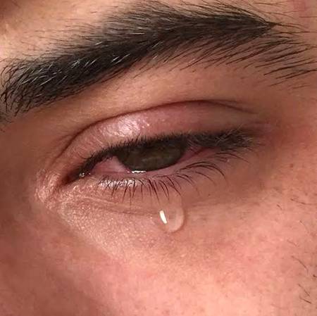 Ankh Meri Jo Nam Hy. 
Tune Tora Bhaarm Hay