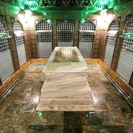تربت مبارک 🌹🌹 امام علی رضا ابن امام موسی کاظم علیہ الصلاۃ والسلام سلام یا مولا 😍😍😍😍🤗🤗💞😊😘