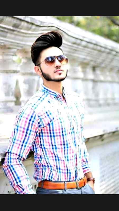 Allah  Pak KY qaram sy buhut azzt mliti hin mujhy 😍😘 or adr aap subny bhuut pyr azzt apna pan dya hin 🤗👈aj sy adrrr old pix uplod hogi mein dekhna chahta hon new sy ziada old pix kitne axhi lgti hin AAP sbko thanks all