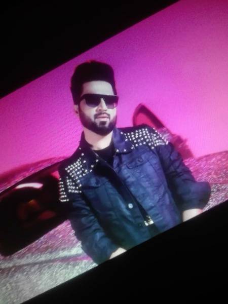Falak Shabbir ❤