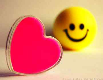 مسکرانا سنت رسول صلی اللہ علیہ وسلم ہے

اور کسی مسلمان کے مسکرانے کی وجہ بننا بھی نیکی ہے!
اللہ ہم سب کی زندگیوں میں مسکراہٹوں کو ہمیشہ قائم رکھے آمین