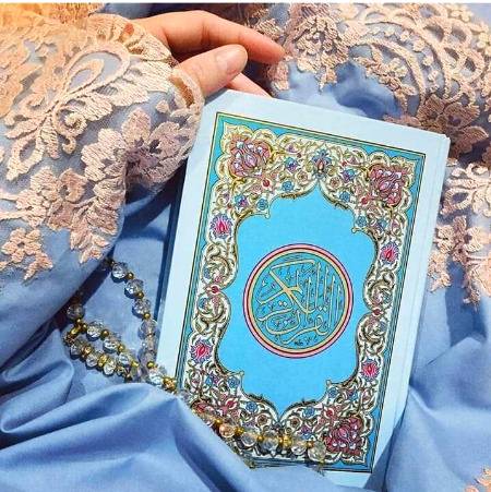 وقت ڪسی ڪے موڈڪسی ڪے رویے ڪسی ڪی اچھائی يا برائی سے تعلق نہیں رڪھتااسڪا ڪام ہے گذر  جانا وہ گذر جاتا ہے اب یہ آپ  پر ہے ڪہ وقت ڪو ڪیسے گذارتے ہیں