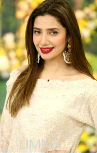 (***)fasla rakhye hum sy sahib humari dehleez sy jo bhi gozra hai ishq howa hai hum sy(***)