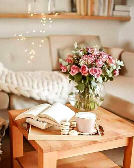 اچھا سوچیں اور اچھا بولیں
کیوں کہ بد گمانی اور بد زبانی دو ایسے عیب ہیں جو انسان کے ہر کمال کو زوال میں بدل دیتے ہیں۔۔۔۔