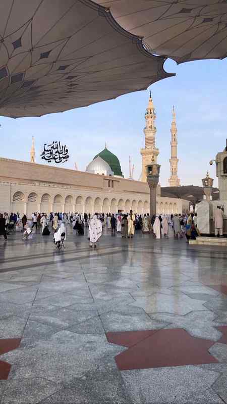 HAI UNKO💕 UMMAT 🍃SE PYAR KITNA💕
KARAM HAI REHMAT 🍃 SHIYAAR  KITNA💕
HAMARE  JURMO K🍃 DHO RHE HAIN 🍃
HUZOOR ﷺ ANSOO BAHA.... BAHA KR💕
SALLAH  ALAIK ✨ YA RASOOL ALLAH❤️
WASALLAM  ✨ ALAIK  YA HABEEBALLAH💖