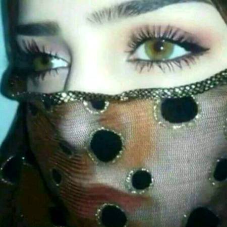 سنا_ہے_تیری_نشے_والی آنکھوں
کا_بڑا_نام_ہے
آج_نظروں_سے_پلادو_ہم_تو_ویسے_بھی_بدنام_ہے