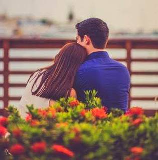 میری سب شکایتیں فضول گئیں,

کان میں ُاس نے کہا____محبوب ھوں تیرا!💞M@hi💕