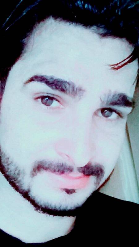 انسان کی خواہشوں کی کوئی انتہا نہیں
دو گز زمیں بھی چاہیئے دو گز کفن کے بعد