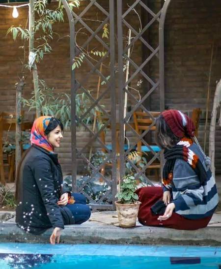 رابطے  میں  ذرا  اضافہ  کیجئے  صاحب 

یادوں   سے   اب   گزارا  نہیں   ھوتا