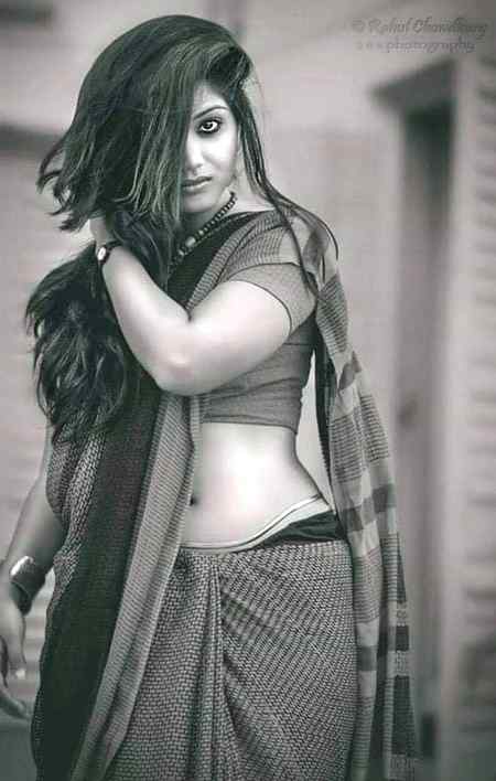 اپنی سانسیں اپنی آہیں تم پہ __ وار بیٹھے ھیں 💞
محبت تیرے صدقے ھم خود کو ھار بیٹھے ھیں 💞
Smart❤