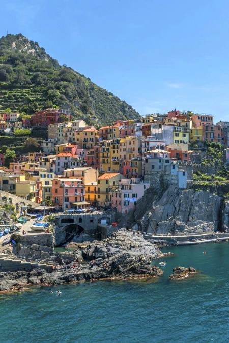 Cinque terre Manarola , Italy...maybe one of the most beautiful area of Europe 💕💕