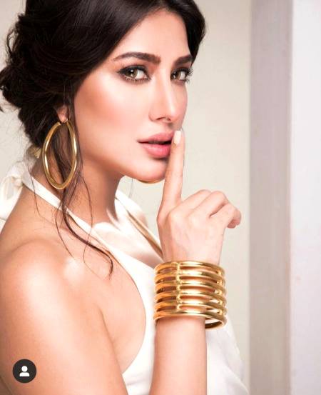 Mehvish Hayat (best ever photo)