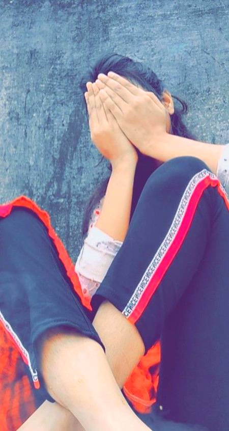 *زندگی کے رنگ بھی عجیب ہیــــں ... بسا اوقات غموں کا واویلا کرنے والے تو انسان کہلواتے ہیــــں ... لیکن چپ چاپ پتھر کھانے والوں کو پتھر کہہ دیا جاتا ہے .