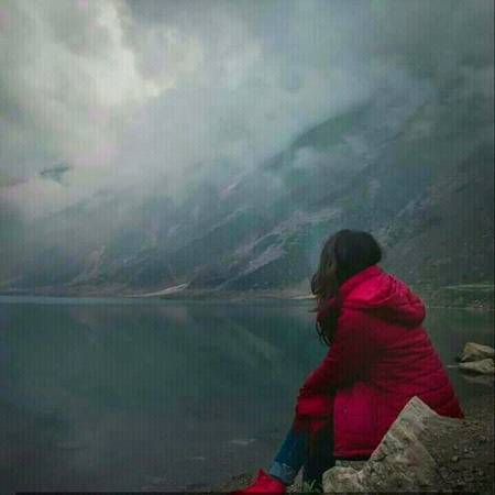 *✍🏻لڑکی میں تو اکڑ ہونی چاہیے تا کہ ہر عیرہ غیرہ لڑکا منہ نہ مارے. مگر میرے حساب سے لڑکے میں بھی اکڑ ہونی چاہیے ایسی اکڑ جس میں وہ ہر لڑکی کو عزت تو دے مگر اپنی حد پار نہ کرے ورنہ کوئی مرد کتنا ہی حسین کیوں نہ ہو اگر ادھر اُدھر منہ مارے تو بد صورت ہی لگتا ہے۔ مگر حدود میں رہنے والے مرد بہت حسین ہوتے ہیں. اُن کی نفاست اور خوداری اُنہیں خوبصورت بنا دیتی ہے۔۔۔!!!*❤