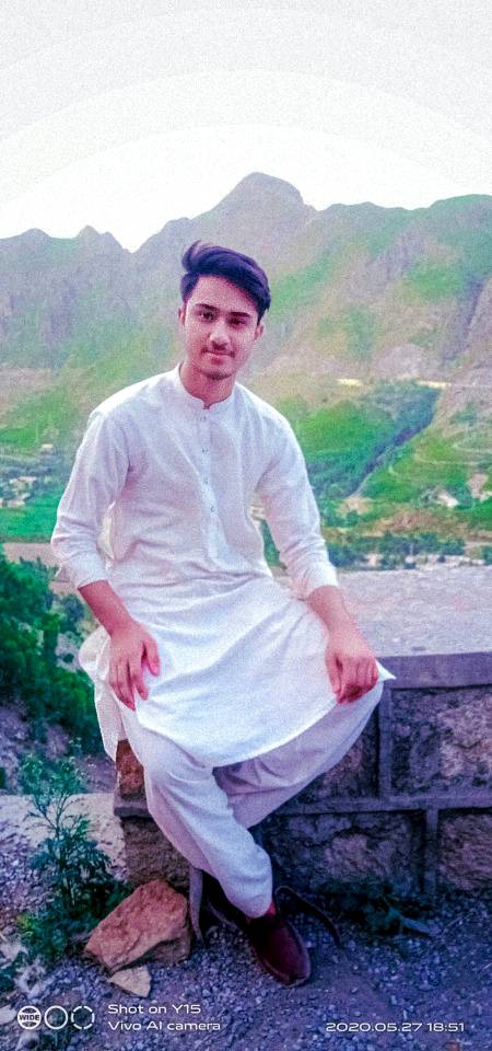 ﮨﻢ ﺍﭘﻨﯽ ﺻﻔﺎﺋﯿﺎﮞ ﭘﯿﺶ ﻧﮩﯿﮟ ﮐﺮﺗﮯ ﺟﺲ ﻧﮯ ﺟﯿﺴﺎ ﺳﻮﭺ ﻟﯿﺎ ﮨﻢ ﺑﻠﮑﻞ ﻭﯾﺴﮯ ﮨﯿﮟ