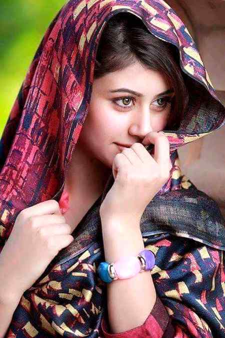 اُن کا حُسن یوں ہے صاحبّ ۔۔۔
برف میں ڈھکا کشمیر ہو جیسے۔۔۔