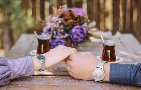 جس مصّور کی بکتی نہیں کوئی بھی تصویر !!
وہ تیری آنکھیں بنائے گا تو چھا جائے گا 💯