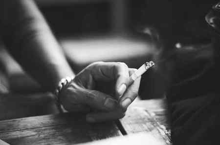 انتظار__امید__دلاسے__اور أس کا خیال 
رات بھی کتنے مزاق کرتی ھے……