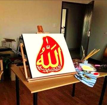 کچھ لوگ فجر ____تک جاگتے ہیں
کچھ  لوگ فــجر کے  لیے جاگتے ہیں
کچھ  کو نماز نیند سے بہتر لگتی ہے
تو کچھ کو_____نیند نماز سے
بے شک فلاح______پا گیا وہ
جس نے 💕 اللّٰہ رب العزت کا راستہ چنا

اک غافل نیند سے بہتر ہے 
بندہ اللّٰہ 💕سے باتیں کرتا کرتا سوجاۓ.