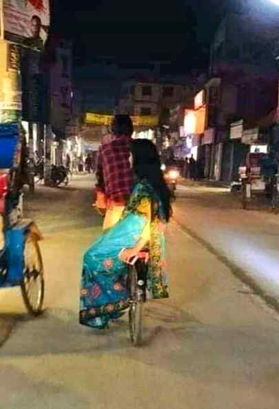 Not all girls love for money. 💞