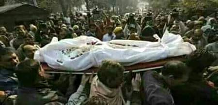 آج شاعری نہیں کچھ سورة ورد کرو۔۔۔

ہماری طرف آج۔۔۔آمد موت ہے