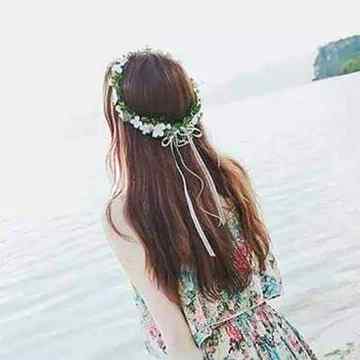 اوقات بہت چھوٹی تھی لیکن سپنے بہت بڑے تھے پیچھے مڑ کر دیکھا تو میرے اپنے دشمن بنے کھڑے تھے..