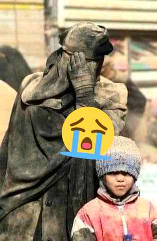 *ٹک ٹاک پر ناچ میں کھل جاتی ہیں نقابیں*
*یہاں سب کچھ لٹ گیا لیکن پردہ نہ لٹایا*