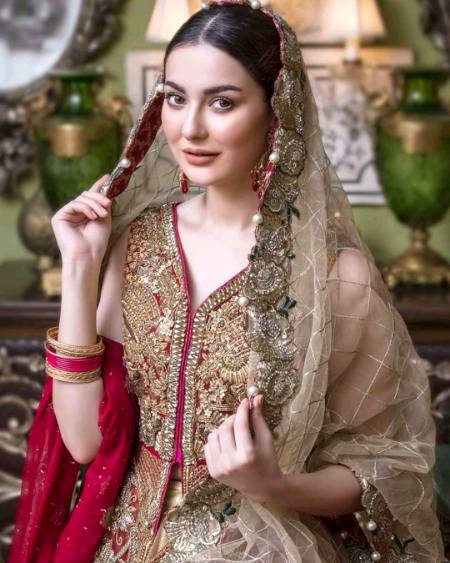 کھڑکی پہ روز بیٹھ کے کرتا تھا گفتگو ۔
کل شب میرا وہ دوست پرندہ بھی مر گیا 
🔥😥🙏🏻