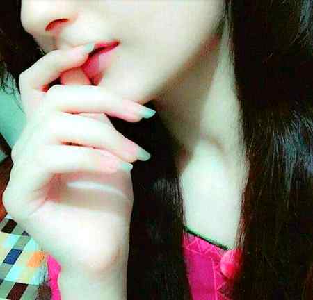 Kiya kahbar thi dill ko ishq ki rahon Mai Kiya hn us shaks mn bat he kuch asi thi k be.intaha piyar kar bethy
