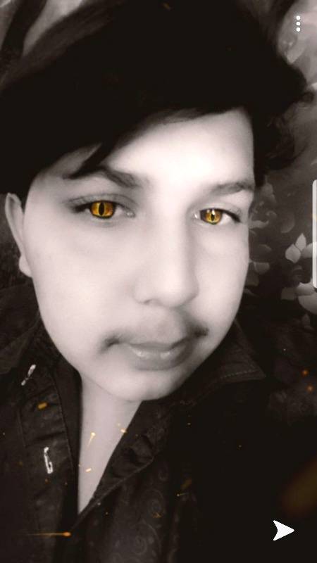 اپنے ہاتھوں کی لکیروں میں بسالے مجھ کو😘
میں ہو تیرا تو نصیب اپنا بنالے مجھ کو😘😘