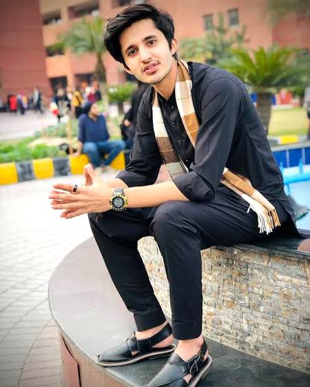 Ooo lehk di tere naa jindri janiye bas rehna to pal pal.dil ke pass.❤😍