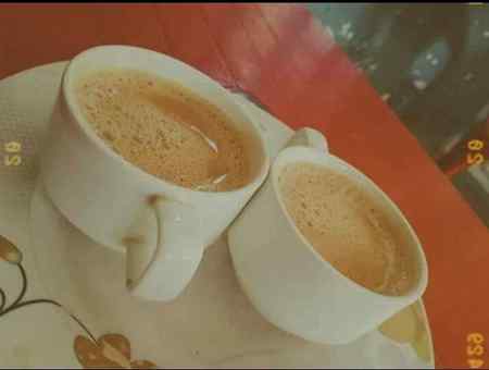 دو کپ ٹی ماہیا 
اک کپ میرا 
دوجا تو پی ماہیا ❤❤
Smart💕