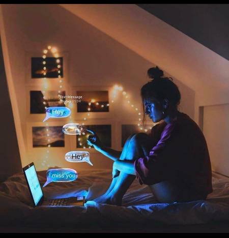 ﮐﯿﺎ ﺧﺒﺮ ﮐﻮﻥ ﺗﮭﺎ ﻭﮦ ﺍﻭﺭ ﻣﯿﺮﺍ ﮐﯿﺎ ﻟﮕﺘﺎ ﺗﮭﺎ
ﺟﺲ ﺳﮯ ﻣﻞ ﮐﺮ ﻣﺠﮭﮯ ﮨﺮ ﺷﺨﺺ ﺑﺮﺍ ﻟﮕﺘﺎ ﺗﮭﺎ