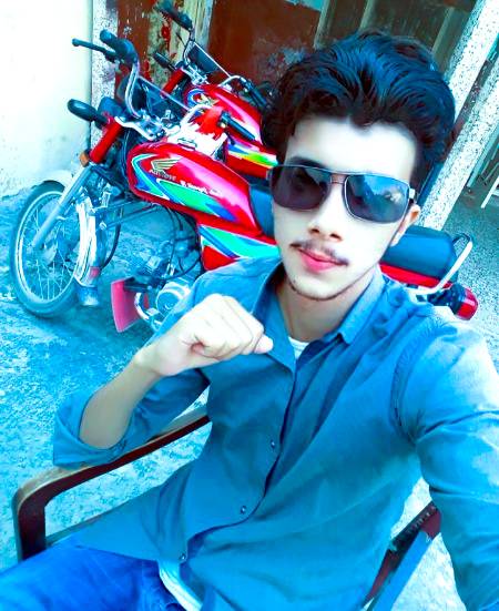 عزیز اتنا ہی رکھو کہ دل سنبھل جائے...❣
اب اِس قدر بھی نہ چاھو کہ دَم نکل جائے...