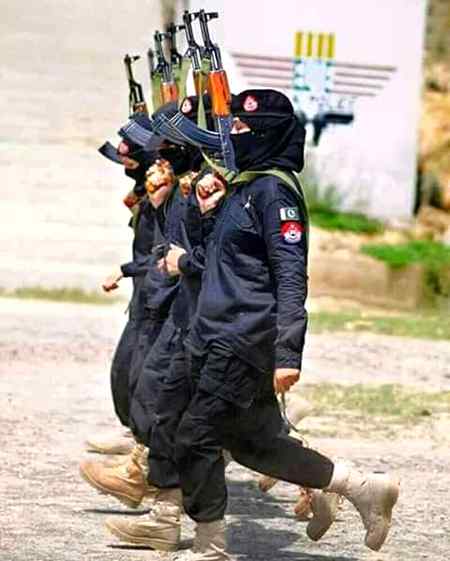 Pakistan ko Mitany Walo
Hum Woh DeewaR Hain

Jisko Girana Tumhary
Bas Ki Baat NahI .r7 .r7