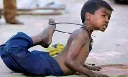 وہ کرتا رہا جدوجہد روٹی کے لیے

لوگ تماشا سمجھ کر تالیاں بجاتے رہے۔.     _i@_💯💯💓