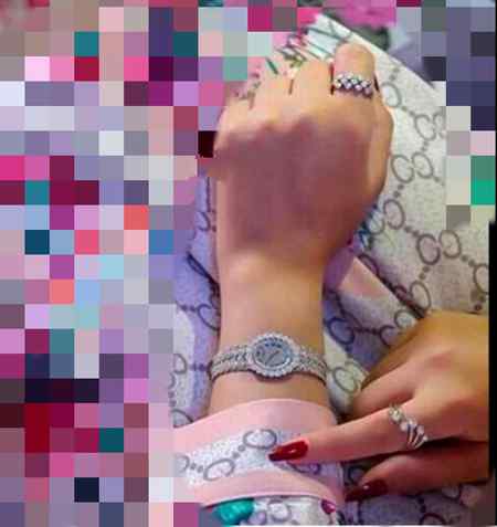 A doost tery doosty lajawab hai.😘😘😘😘😘..tujy phool ke zarort nahi to hod gholab hai.🌹🌹🌹🌹🌹🌹