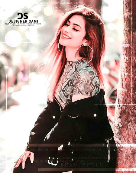 me nakhre baz c larki hu,,, bas apne ap pe marti hu .n1