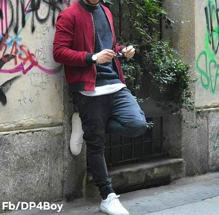 شرارتوں سے بھرپور_❤
ایک نٹ کھٹ سا لڑکا ہوں میں_"😍
SaaD★᭄𓃮