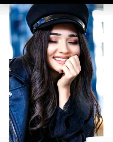 : کچھ شہزادیوں کی مسکراہٹ بہت خوبصورت ہوتی ہے 😍جیسے کہ میری ماشاالّٰلہ 🙈🙈