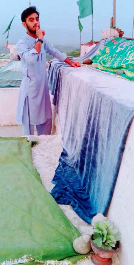 Silent msg for all dhoka dena band kro sb ny jana h yahn🖤🙏