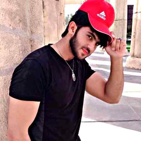 Actur bnny ki kossish Mee din raat laga rahta hon mein jutt😍😍 vedios banata hon aal insan honny ky nnaaty mujh insaan ky pass bhi atnaa time nhin fnss so jsko time nhin Dy sakta me ussko sorry👈