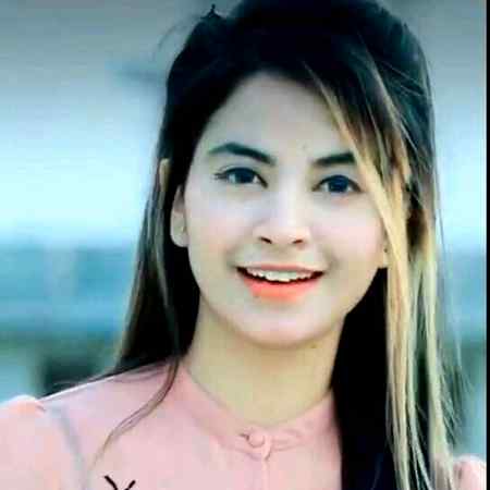 بچھڑ کے پھر ملیں گے یقین کتنا تھا💞

تھا تو خواب لیکن حسین کتنا تھا💞


وہ مجھے چھوڑ گیا میرے زوال سے پہلے 💕

حسین تو تھا ہی؛ذہین کتنا تھا💔💔