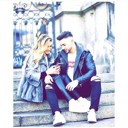 ہم   رکھتے   ہیں   تعلق    تو    نبھاتے   ہیں   عمر   بھر ،،،
ہم   سے   بدلا   نہیں   جاتا   یار   بھی  ۔  پیار   بھی❤❤😍